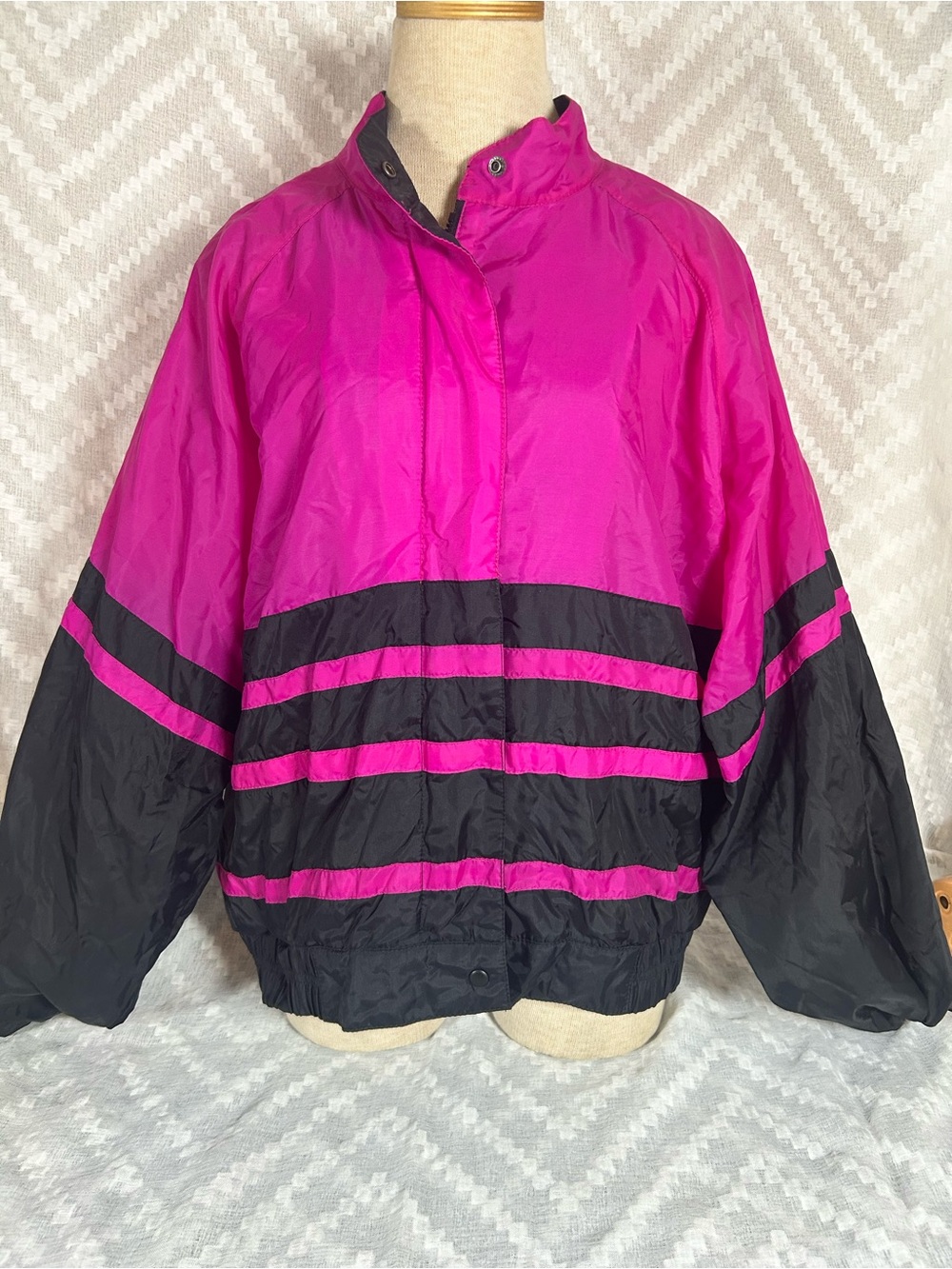Vintage lady TotesWomen's Magenta and Black Windbreaker Jacket